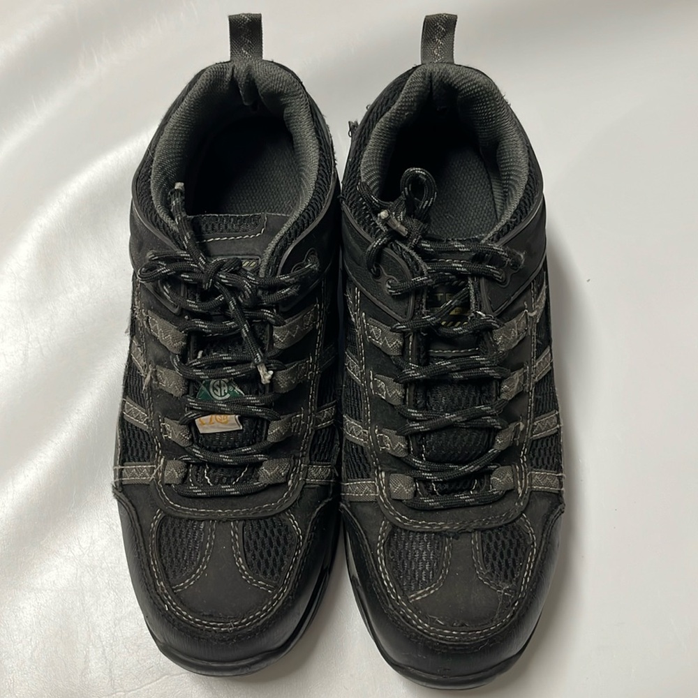 Men’s Altra low cut CSA shoes,  size 8